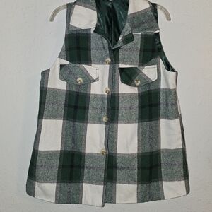 SHEIN Curve White And Green Button Up Vest